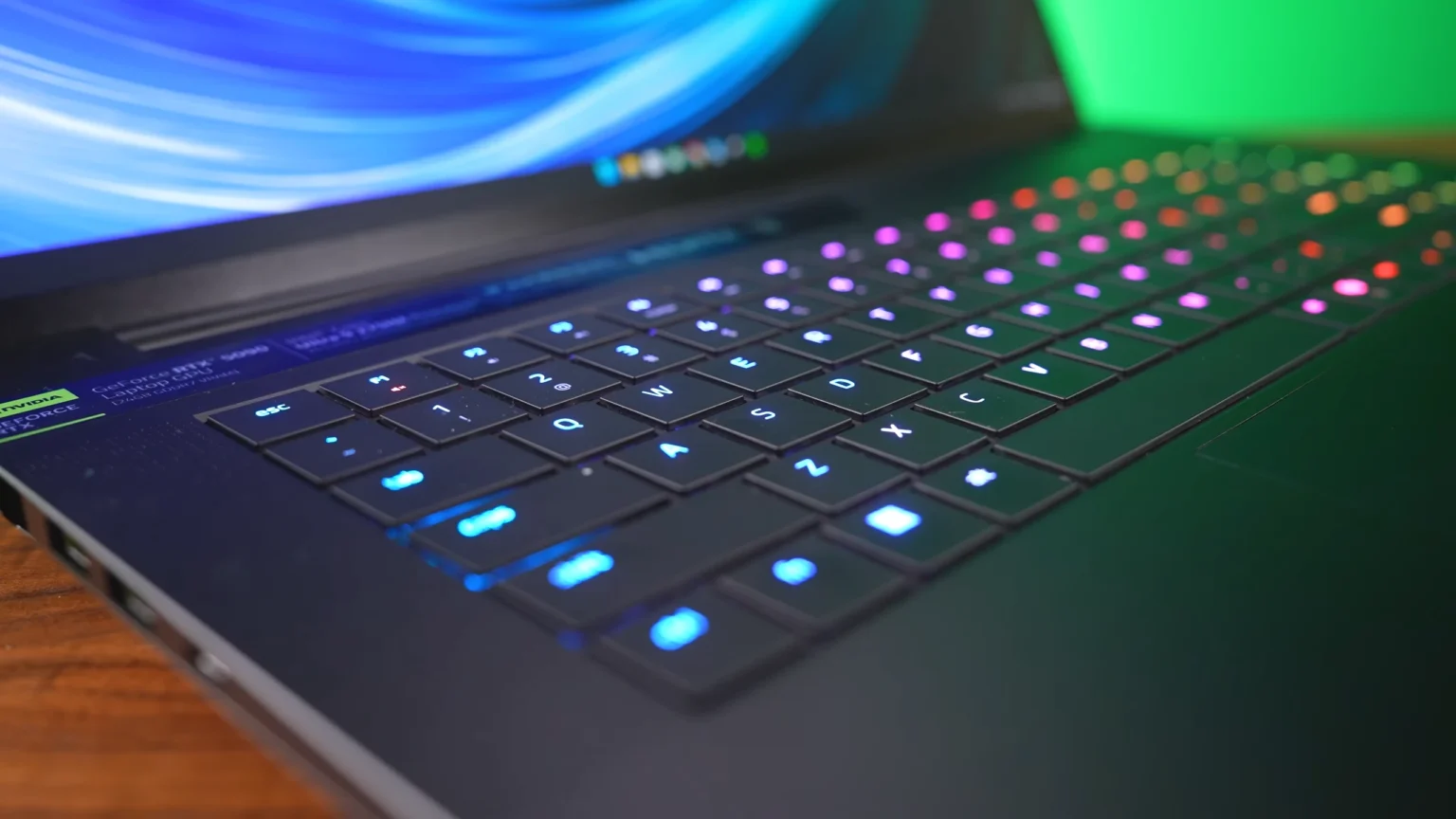 Razer Blade 18 2025: Premium Gaming-Ultrabook mit Intel Core Ultra 9 275HX und RTX 5090 bis 5080