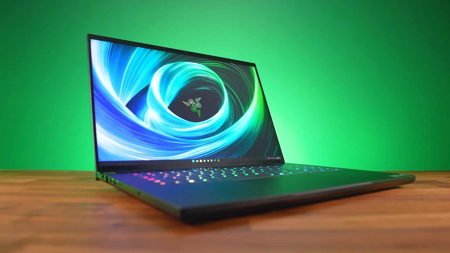 Razer Blade 18 2025: Premium Gaming-Ultrabook mit Intel Core Ultra 9 275HX und RTX 5090 bis 5080