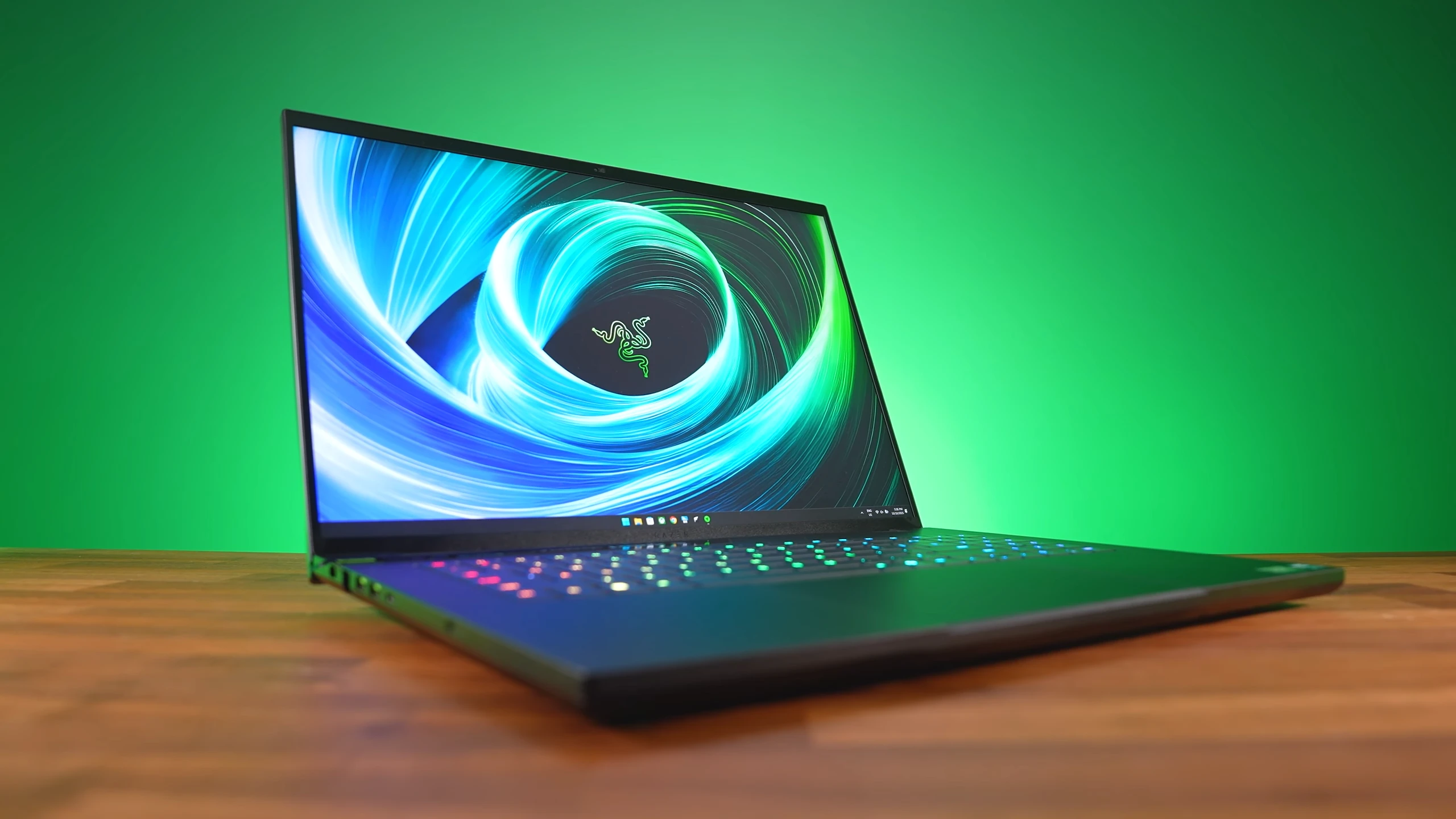 Razer Blade 18 2025: Premium Gaming-Ultrabook mit Intel Core Ultra 9 275HX und RTX 5090 bis 5080