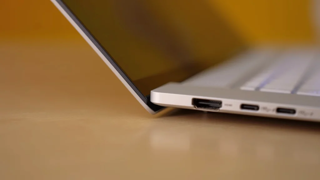 Die perfekte MacBook-Alternative ASUS ZenBook S16 OLED 2025