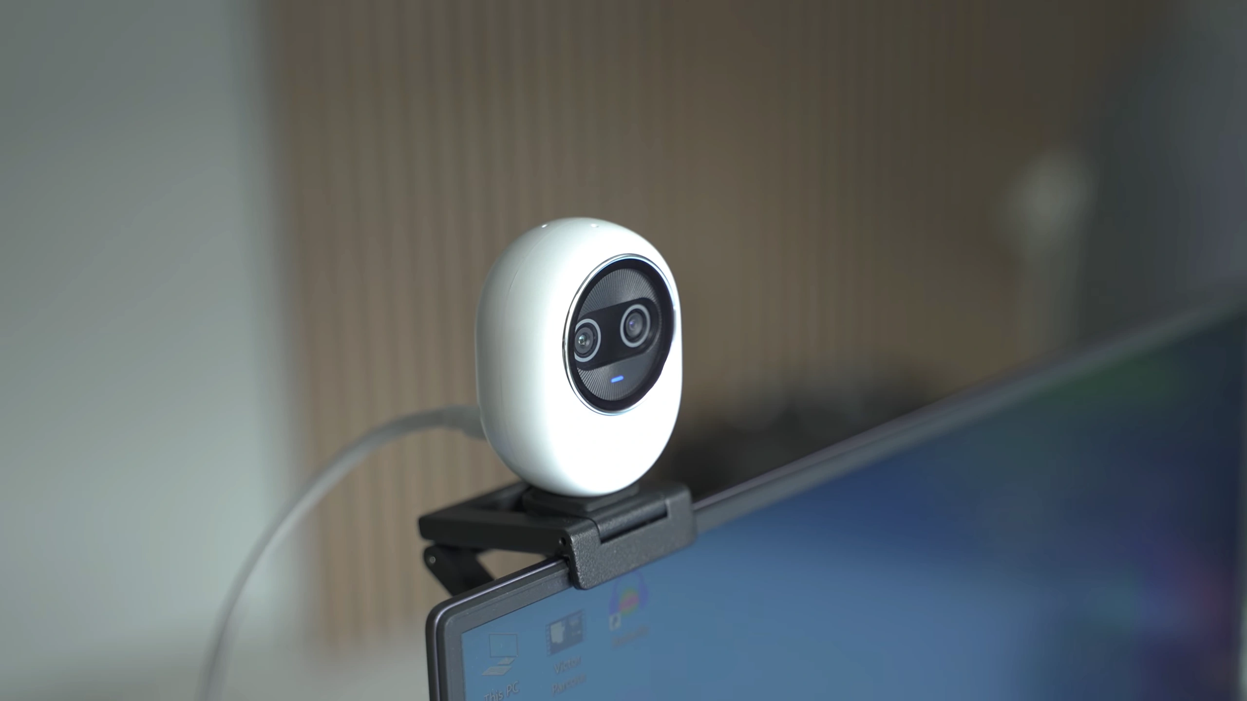 Webcams 4K und AI-Features: EMEET Piko Dual Camera und Logitech Brio 4K im Vergleich