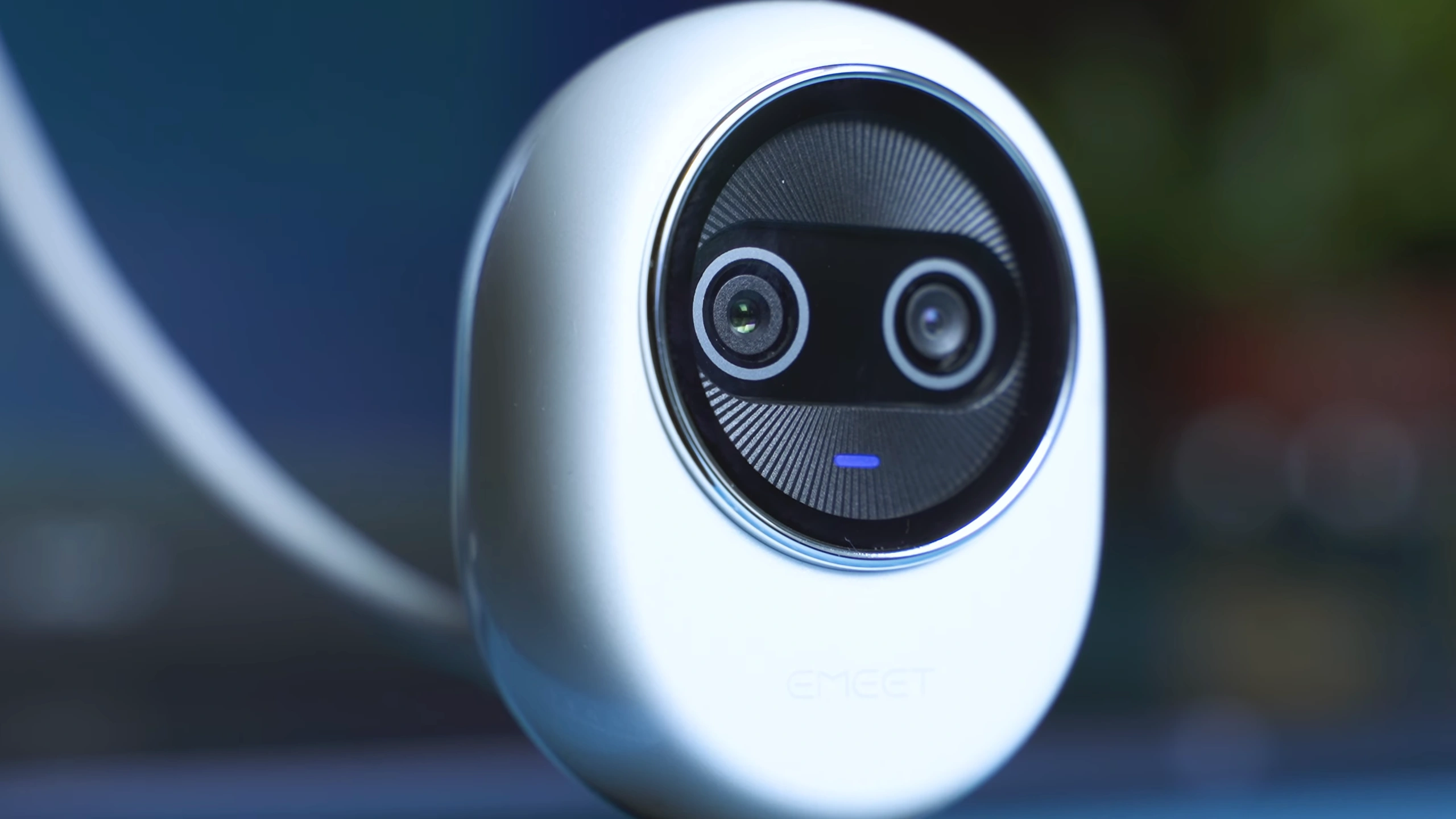Webcams 4K und AI-Features: EMEET Piko Dual Camera und Logitech Brio 4K im Vergleich