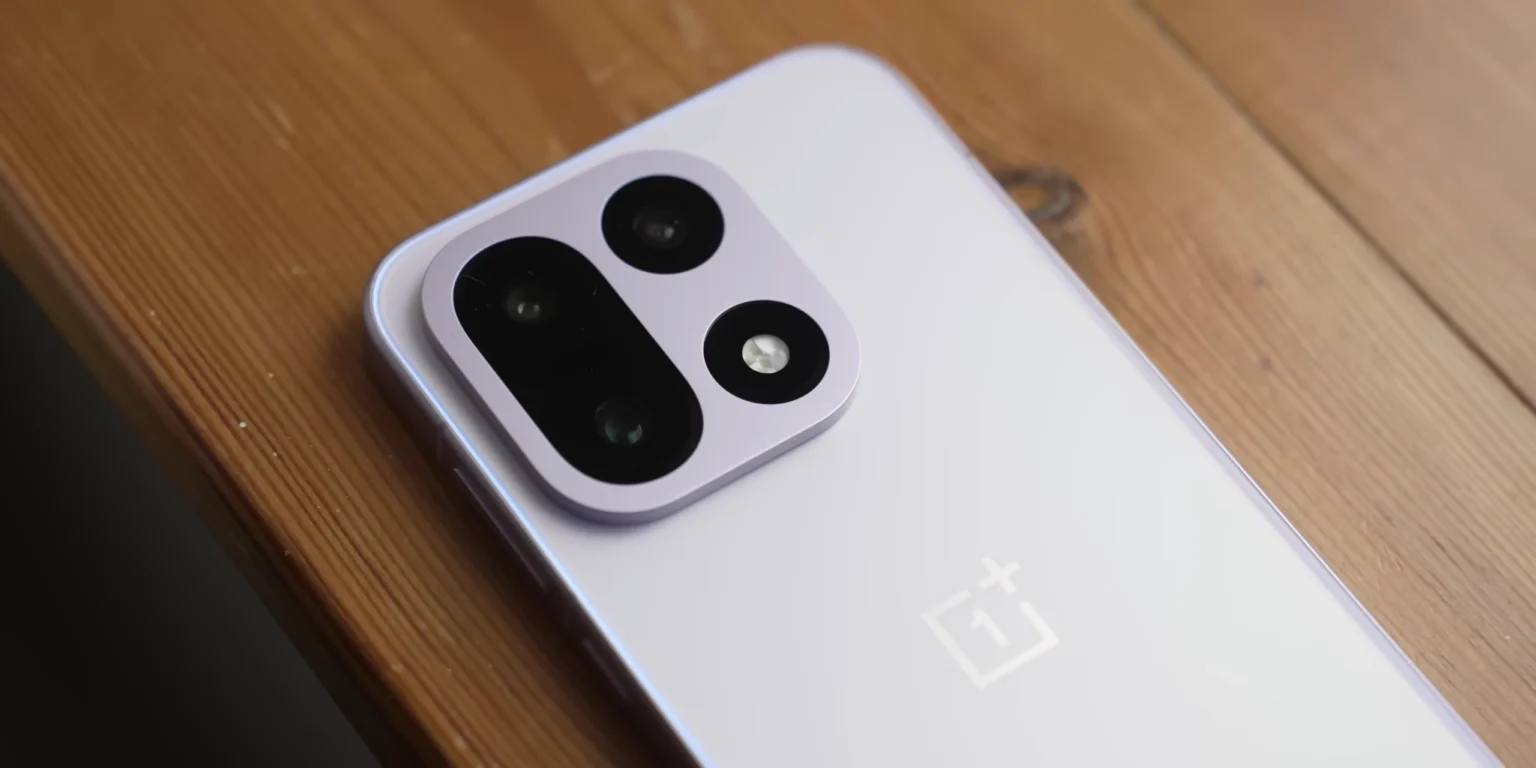 OnePlus 15: Flaggschiff-Smartphone mit Snapdragon 8 Elite Gen 5 und 165Hz Display im Test