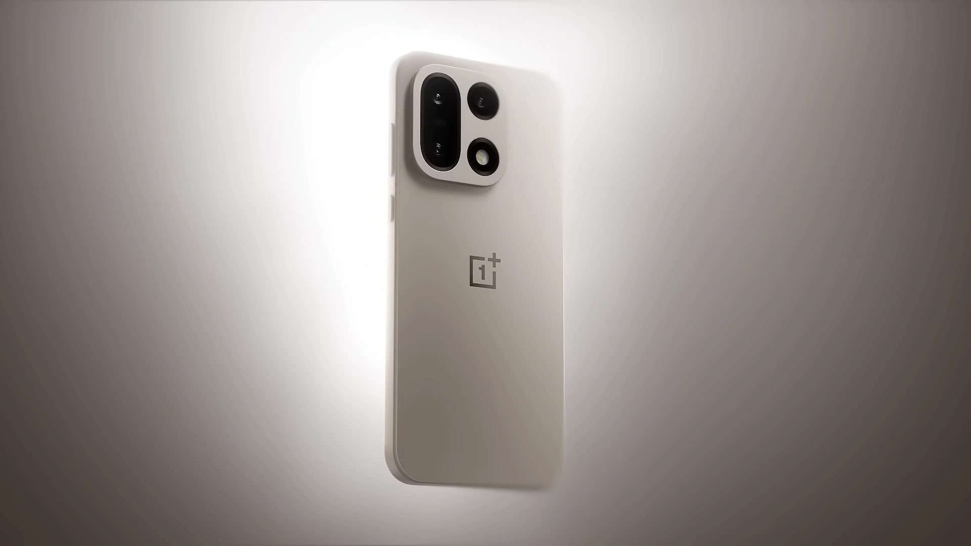 OnePlus 15: Flaggschiff-Smartphone mit Snapdragon 8 Elite Gen 5 und 165Hz Display im Test