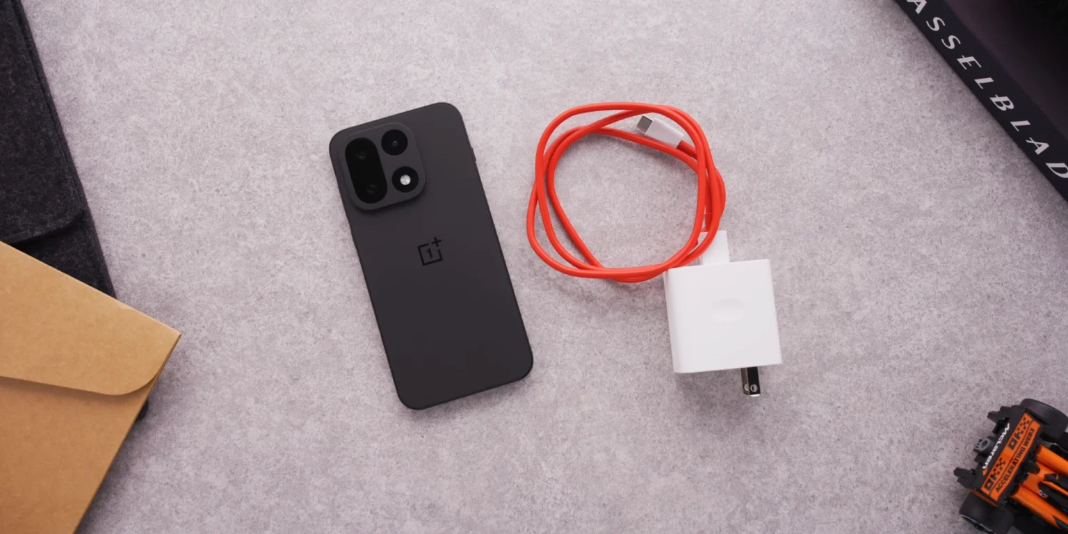 OnePlus 15: Flaggschiff-Smartphone mit Snapdragon 8 Elite Gen 5 und 165Hz Display im Test
