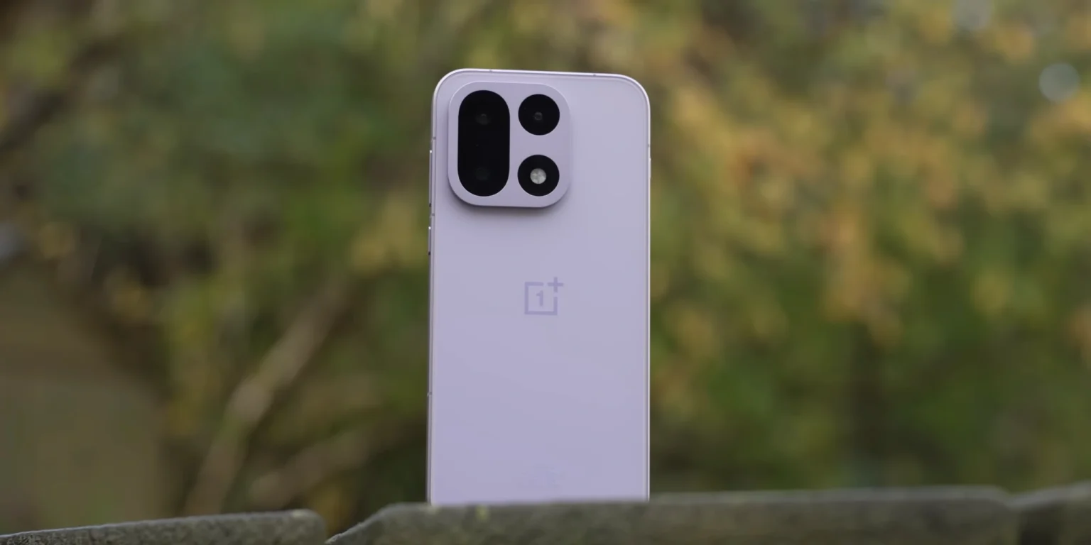 OnePlus 15: Flaggschiff-Smartphone mit Snapdragon 8 Elite Gen 5 und 165Hz Display im Test