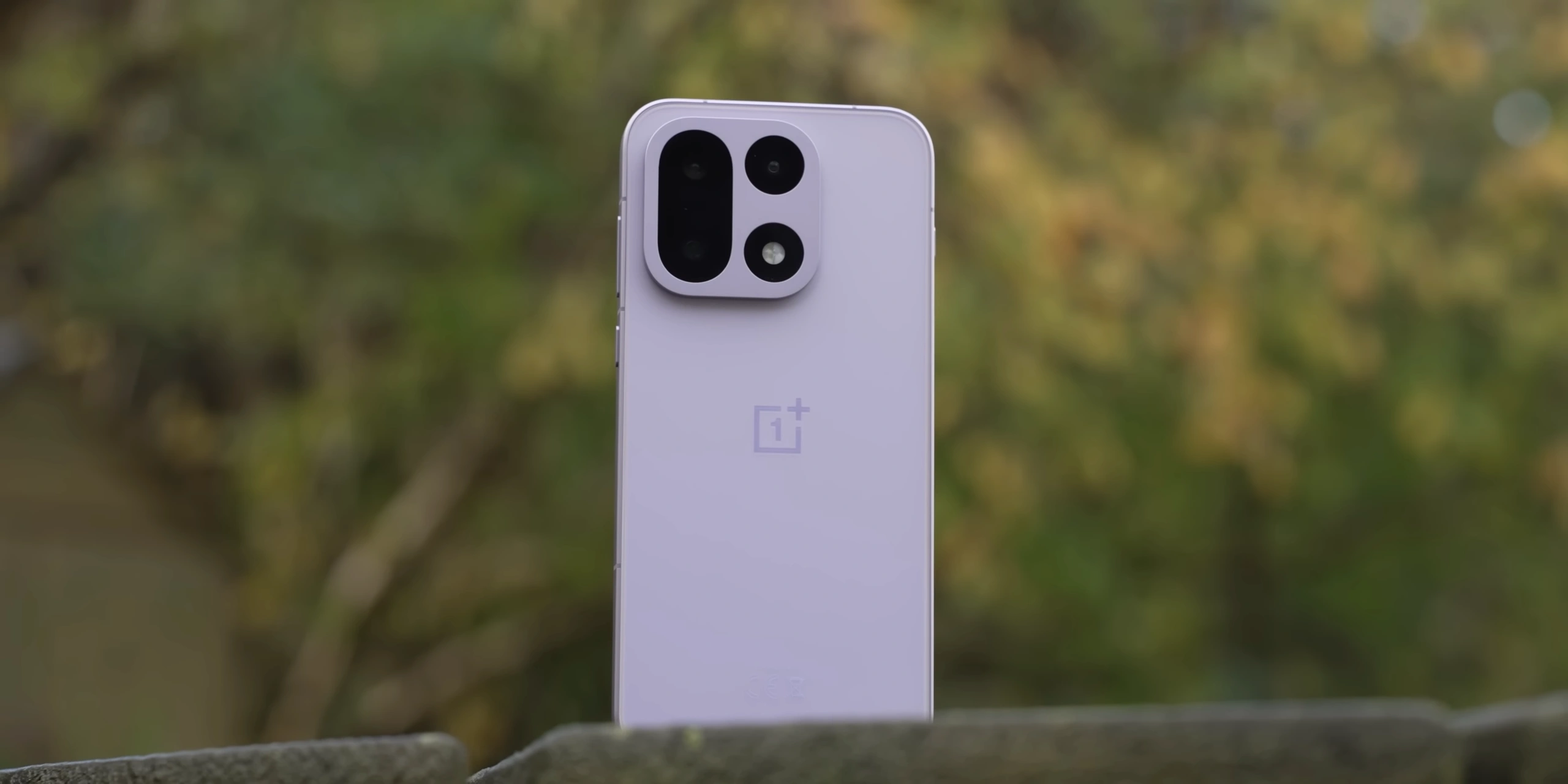 OnePlus 15: Flaggschiff-Smartphone mit Snapdragon 8 Elite Gen 5 und 165Hz Display im Test