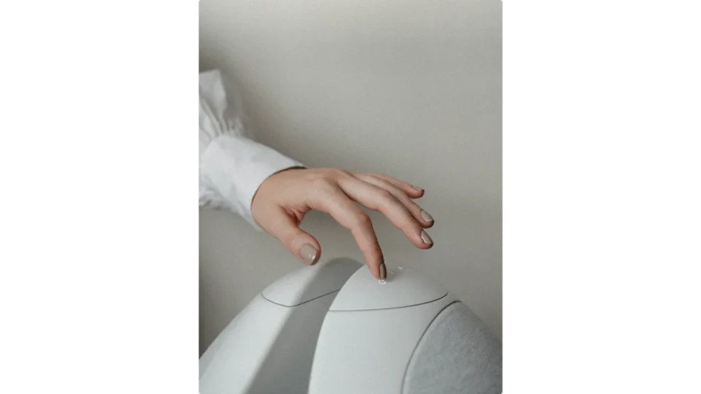 Pantheone I und Obsidian Designlautsprecher: Kabellose High-End-Speaker mit skulpturaler Ästhetik ab November