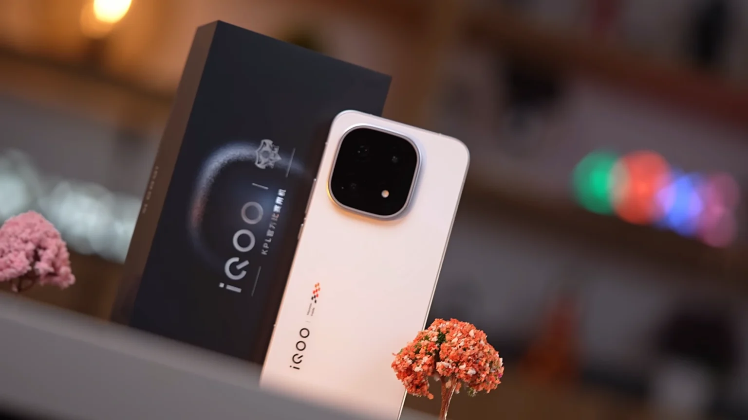 iQOO 15 – 7000 mAh, 2K-Display, Periskop-Zoom… Zu diesem Preis!