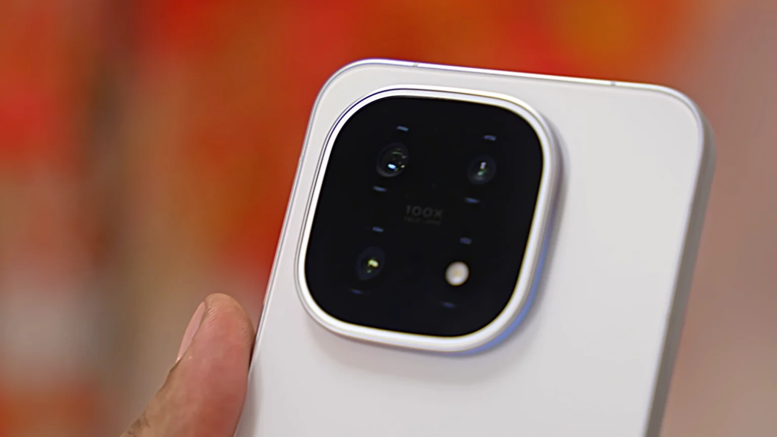 iQOO 15 – 7000 mAh, 2K-Display, Periskop-Zoom… Zu diesem Preis!